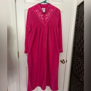 Anthony Richards Embroidered partial Zip-front sleep gown / lounger , Large